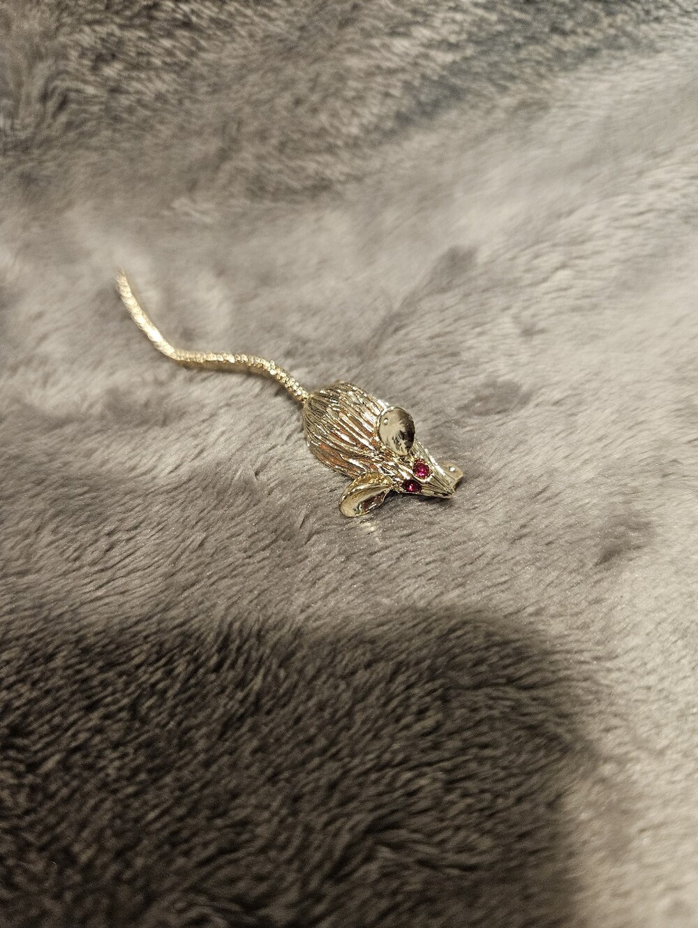 Silver Tone Mice Pin Brooch Rhinestone  Red Eyes Tail Moves